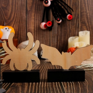Décoration de table Halloween en bois avec araignée et chauve-souris sur socle noir