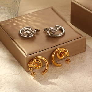 Boucles D'oreilles Puces Nouées En Acier Inoxydable Plaqué Or 18K Vintage Torsadées Géométriques Pour Femmes