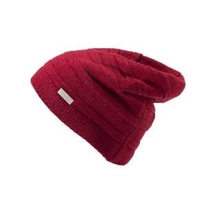 Winter red knitted beanie with wavy texture and silver metal FASHION label accent