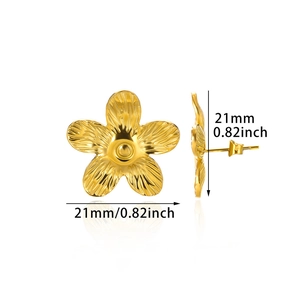 Detailed size view of gold flower stud earrings with 21mm diameter measurement scale