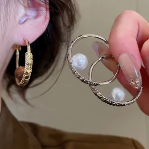 Hammered Texture Hoop Earrings With Faux Artificial Pearl Resin Bead Vintage Style Daily Wear For Women Silver Earring Post