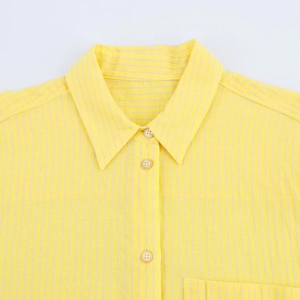 Chemise décontractée rayée jaune en coton et lin avec col classique et boutons