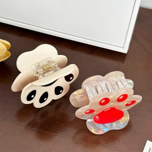 Cute cat claw hair claws in beige and iridescent colors for women and girls