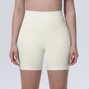 Détail du short de yoga sans couture taille haute blanc crème avec ceinture élastique
