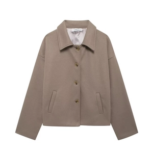 Women's camel wool coat with lapel collar and single-breasted four-button design