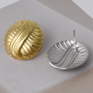 Minimalist 304 stainless steel stud earrings with spiral texture in gold and silver finish