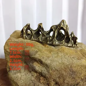 Solid brass mountain pen holder ornament with dimensions 7.5cm length and 50g weight