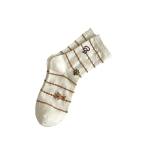 Chaussettes blanches en coton style japonais avec rayures brunes et broderie d'ours