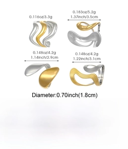 Detailed size chart showing four irregular wave rings with gold and silver finishes