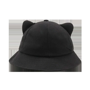 Elegante cappello alla pescatora nero da donna con graziose orecchie e coda di gatto