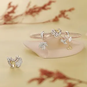 Bracelet charm en argent S925 feuille de ginkgo et papillon avec maille en or rose