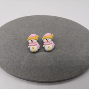 Süße Schneemann-Ohrstecker für Weihnachten, handgefertigter Harzschmuck für Feste