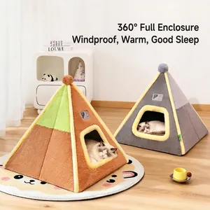Cama piramidal cerrada para gatos y perros pequeños hecha de felpa cálida para el invierno