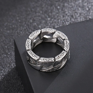 Bague en acier titane pour homme au design de chaîne cubaine avec texture mate vintage