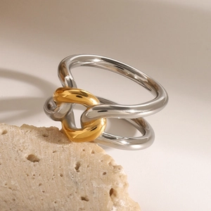 Anello minimalista bicolore in acciaio inossidabile con design a nodo intrecciato oro 18k