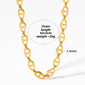 Gold pig nose link chain necklace detail with 43+5cm length and 7.4mm width