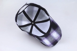 Casquette de baseball classique à carreaux violets et noirs avec mesh et sangle ajustable