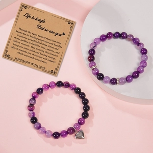 Coffret de bracelets en pierres naturelles mauves avec pendentif cœur et carte