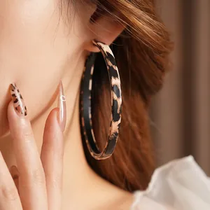 Retro large leopard print hoop earrings with silver needles for women's fashion