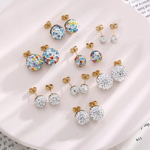 Boucles d'oreilles Shamballa pavées de cristaux en plusieurs tailles et coloris variés