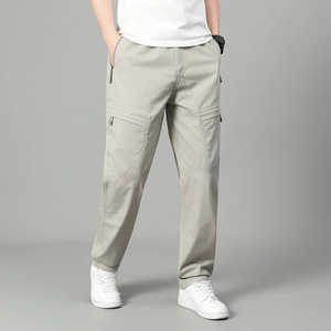 Herren Cargo-Freizeithose in Hellgrau mit Reißverschlusstaschen und bequemem Design