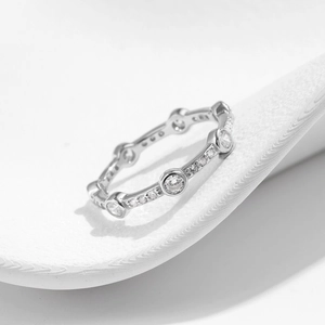Exquisite S925 sterling silver geometric ring with shimmering cubic zirconia settings