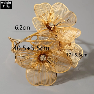 Detailed size parameters of gold flower jewelry set with hollow metal weaving and crystals