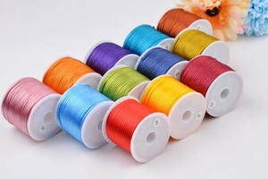 Set di spole colorate in seta coreana da 1,5 mm per gioielli fai da te e nodi cinesi