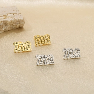 MAMA-Ohrstecker aus Titanstahl mit funkelnden Kristallen in Gold und Silber Set