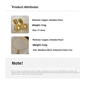 Détails techniques du coffret bijoux doré 18K avec perles champagne et cuivre poli