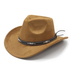 Klassischer brauner Wildleder-Cowboyhut mit schwarzem Lederband auf weißem Hintergrund
