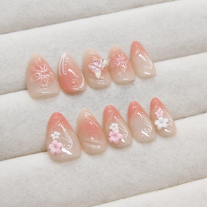 Rosa Ombré Mandel-Aufklebenägel mit 3D-Schmetterlingen und floralen Strass-Akzenten
