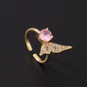 Bague dorée ajustable élégante avec zircon rose et ailes en cristal scintillantes