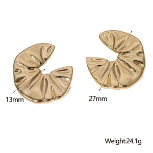 18k gold plated stainless steel crinkled hoop earrings showing 27mm height and weight