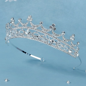 Vintage silver Baroque crown with sparkling rhinestones for bridal hairstyle accessories