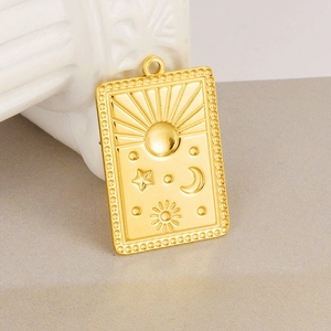 Pendentif rectangulaire en acier inoxydable 18k doré avec motifs soleil lune et étoiles