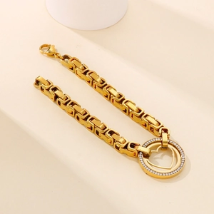 Bracelet cœur en acier inoxydable plaqué or 18 carats avec cristaux scintillants