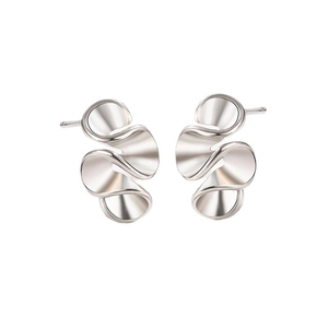 Minimalist silver irregular wave earrings with sleek geometric petal design