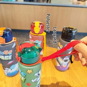 700ml astronaut cartoon plastic water bottle with portable rope for outdoor sports