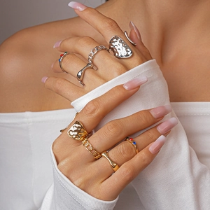 Irregular Geometric Open Rings Alloy Metal Chain Link Colorful Rhinestone Hammered Texture Fashion Accessories Women