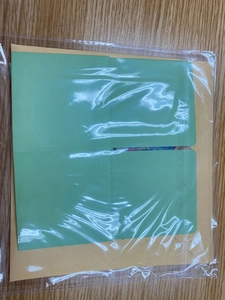 Detailed view of the 3D flower bouquet greeting card set in its protective packaging