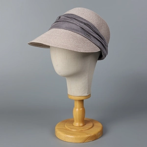 Japanese retro straw equestrian sun hat with pleated band and metal logo detail