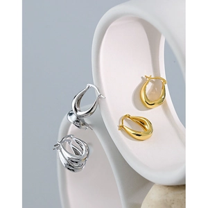 Minimalist S925 sterling silver U-shaped hoop earrings in gold and silver finish