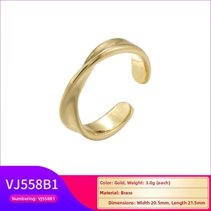 Macro detail of gold brass ring with dimensions 20.5mm by 21.5mm and 3.0g weight