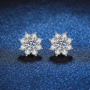 Sparkling S925 sterling silver sunflower earrings featuring a 1-carat D color moissanite gem