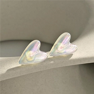 Irregular heart mermaid pearl earrings in 925 silver with aurora iridescent resin finish