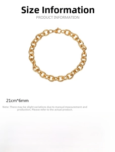 Détail du bracelet chaîne en acier titane doré de 6mm avec fermoir mousqueton
