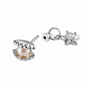 Star and shell pearl piercing earrings in silver stainless steel on a white backdrop