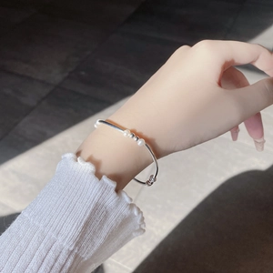 Minimalist 925 sterling silver beaded bracelet with baroque pearls and silver balls