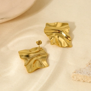 Textured gold-plated stainless steel crumpled geometric stud earrings for women